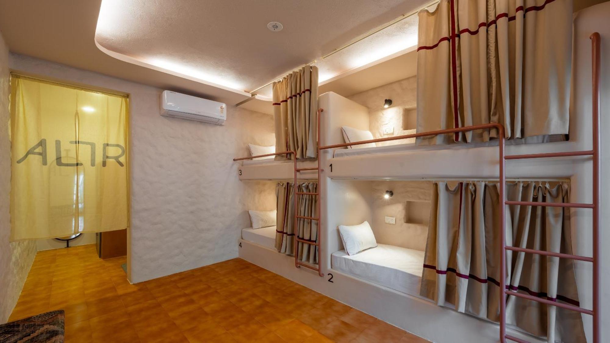 Altr Nativ Morjim, Goa Hostel Eksteriør bilde